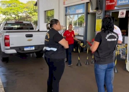 Procon faz operação contra possíveis abusos de preços em postos de combustíveis de Nova Andradina