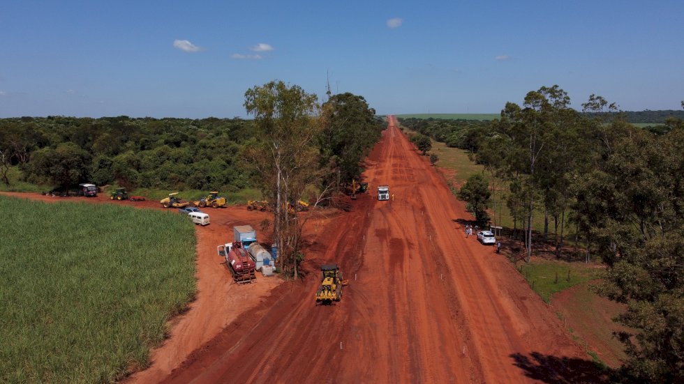 Obra de pavimentação do acesso à Usina Santa Helena é marco da parceria Estado e Município