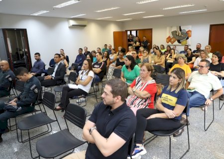 Reunião define medidas de segurança em escolas