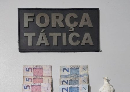 Polícia Militar conduz homem para a Delegacia por tráfico de drogas em Angélica